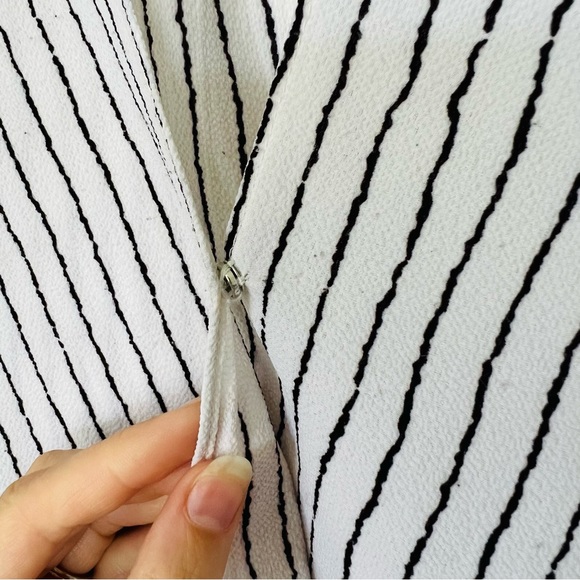 Gianni Bini Striped Wrap Long Sleeve Top Size Small - Picture 3 of 8